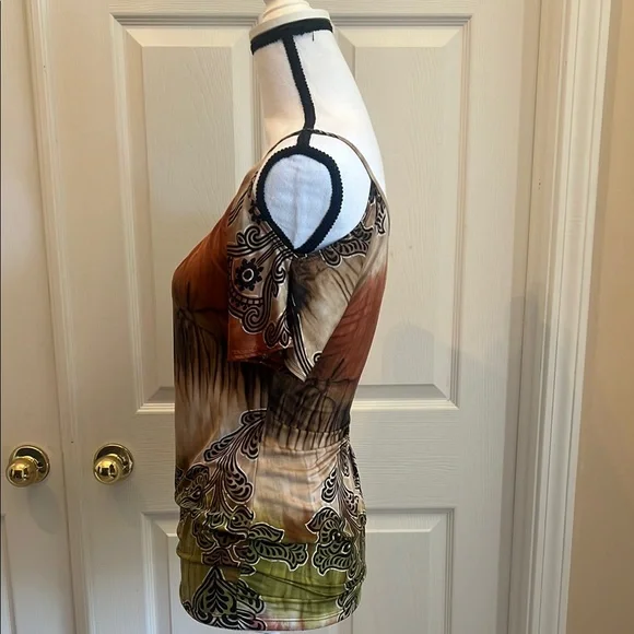 Women's Multicolor Cold Shoulder Top - Picture 4 of 4